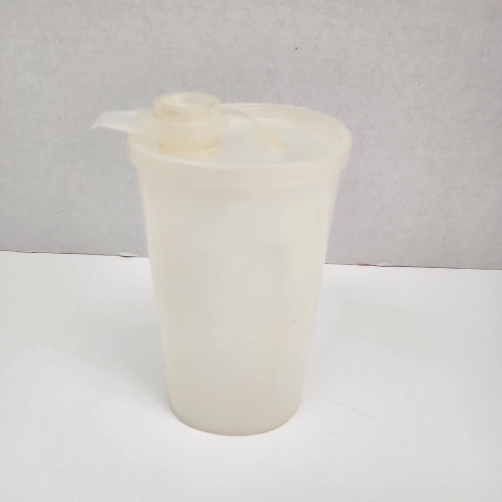 Vintage White 2 Cup Tupperware Sweet Saver Syrup Container Pitcher 640 w/ Lid